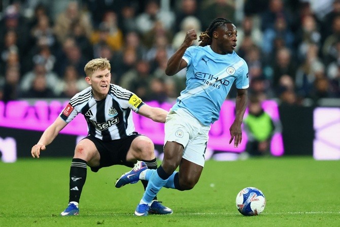 Doku (7 điểm): Hơi nóng vội ở giai đoạn đầu trận trước khi tìm lại sự bình tĩnh và nhịp độ hoàn hảo ở tình huống kiến tạo bàn gỡ hòa. Thi đấu thanh thoát hơn hẳn sau đó.