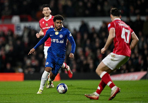 Andrey Santos - 5 điểm: Chơi thấp nhất nơi tuyến giữa Chelsea và đóng vai trò mỏ neo luân chuyển bóng. Giống như hầu hết các đồng đội, anh từng có những màn trình diễn tốt hơn thế này rất nhiều. Có phần may mắn khi được tính kiến tạo trong bàn gỡ hòa của Acheampong.