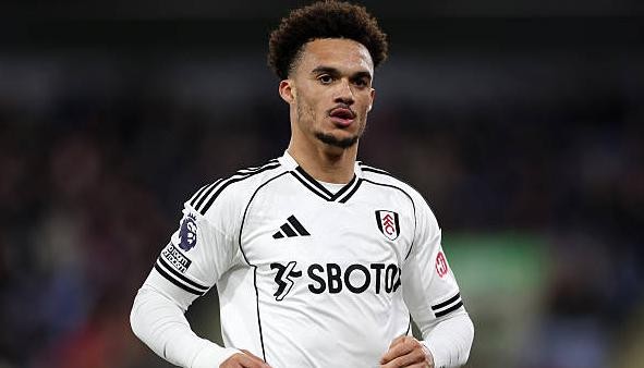 Antonee Robinson nằm trong tầm ngắm của Manchester United.