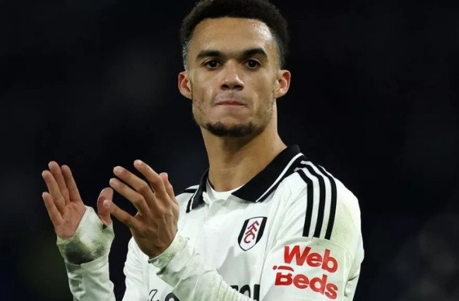 Antonee Robinson là phương án thay Luke Shaw của MU.