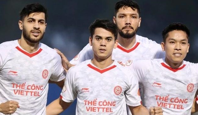 Khuất Văn Khang tỏa sáng trong màu áo Thể Công Viettel.