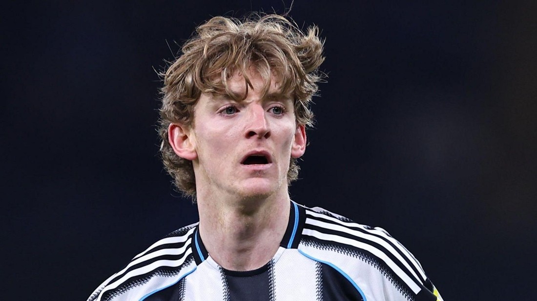 Anthony Gordon được cho là phù hợp với Liverpool.