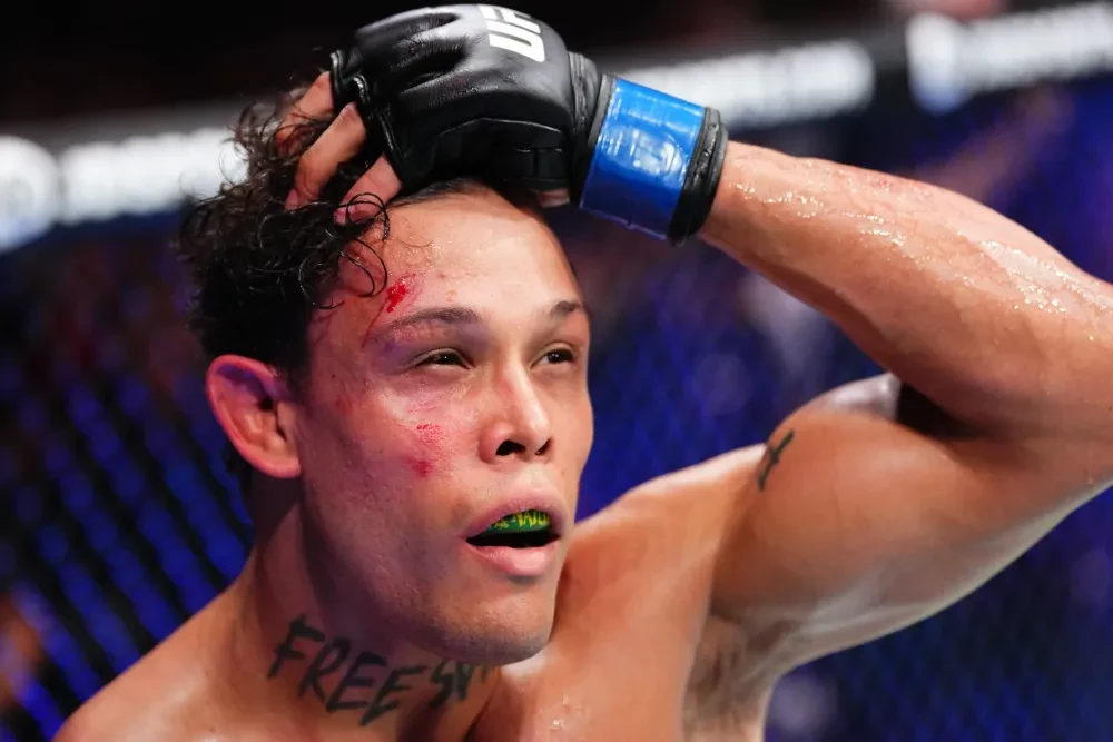 Caio Borralho trong trận đấu với Nassourdine Imavov