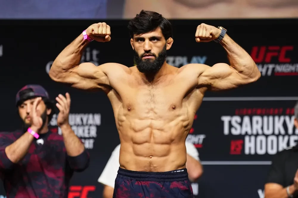 Arman Tsarukyan tại buổi cân thử sự kiện UFC Fight Night