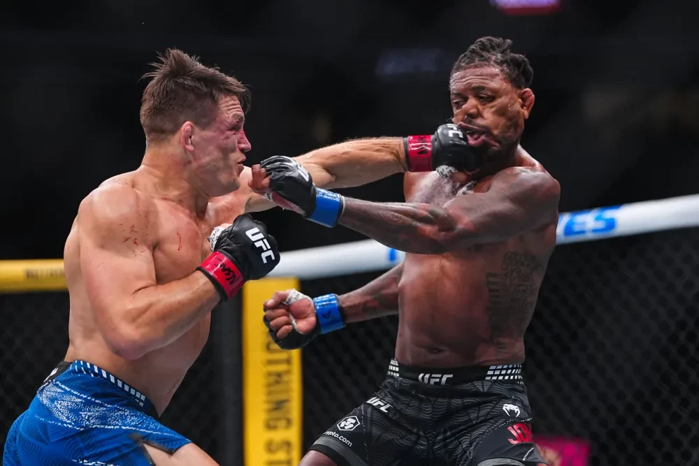 Drew Dober ra đòn với Michael Johnson tại UFC 326