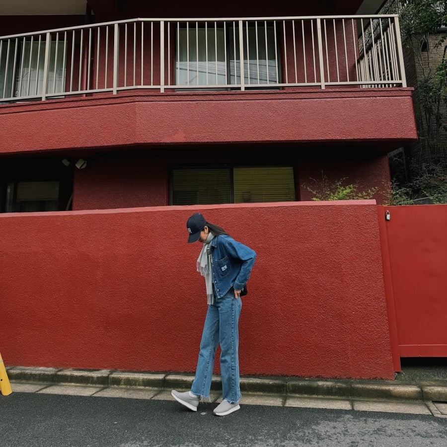 Những thiết kế có phom vừa vặn giúp tôn lên đường nét cơ thể mà không gây cảm giác gò bó. 