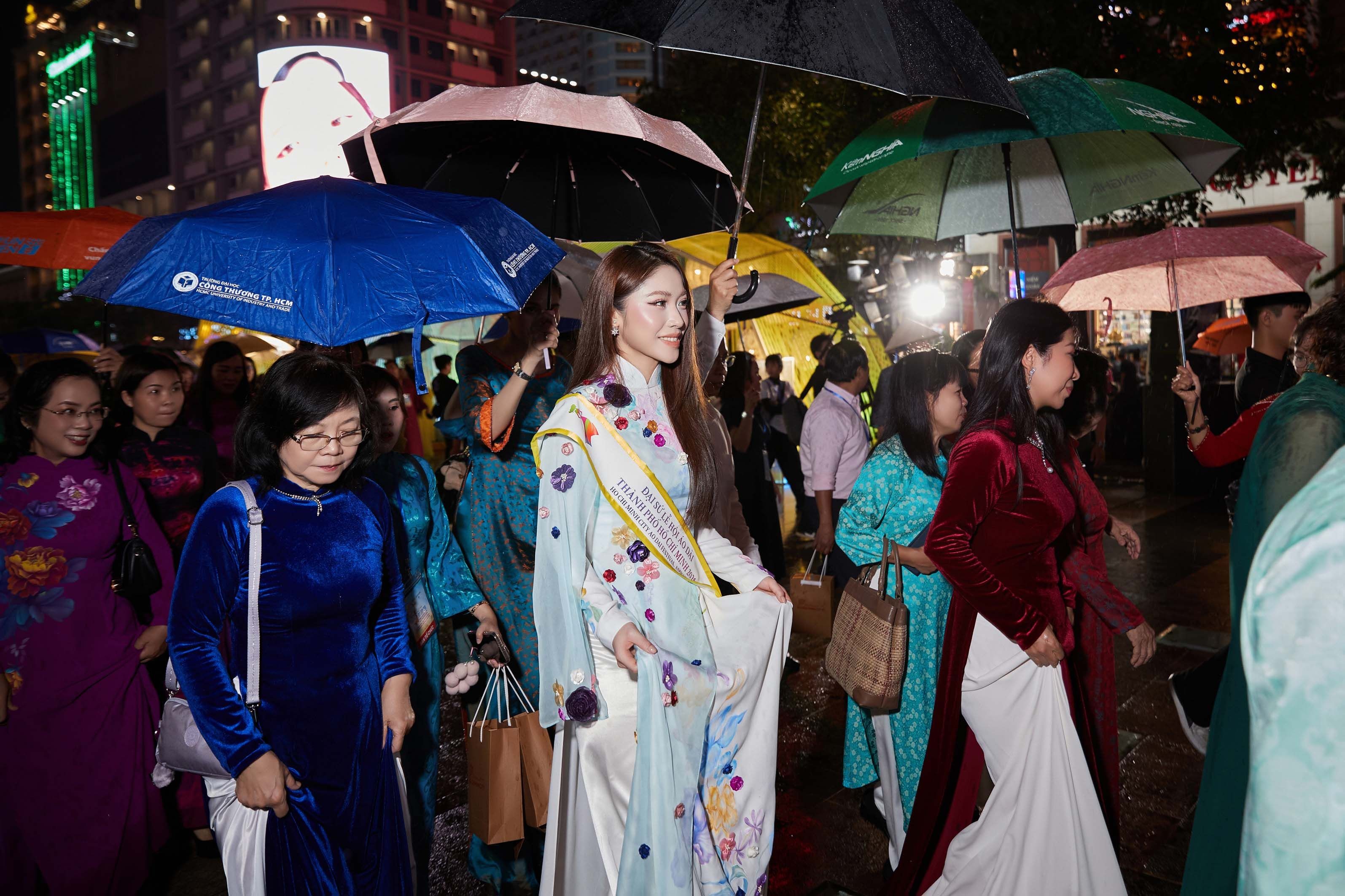 THANH THẢO - NTK VÕ VIỆT CHUNG (2).jpg