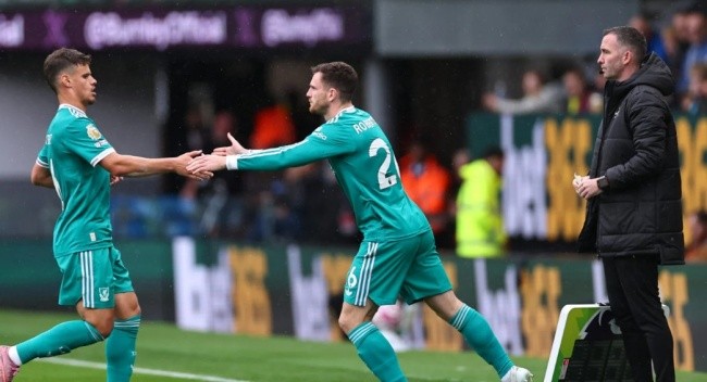 Robertson từng bước lấy lại vị trí từ tay Milos Kerkez.