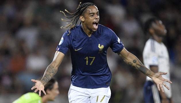 Barcola vào tầm ngắm Man United.