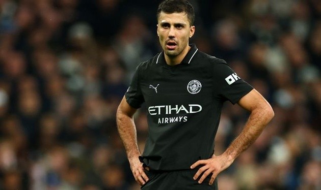 Rodri thoát án phạt vạ miệng của FA.