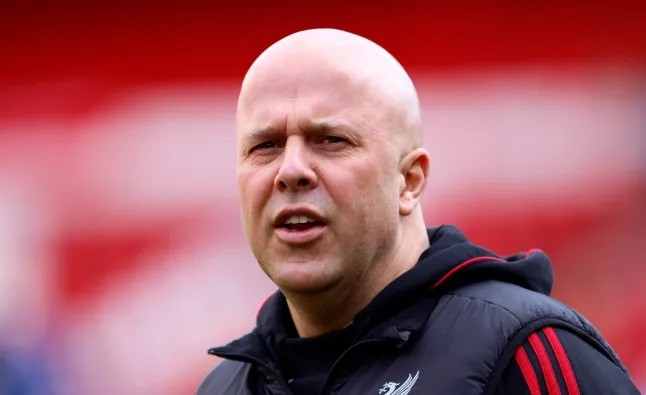 Slot được khuyên trở lại với Robertson.