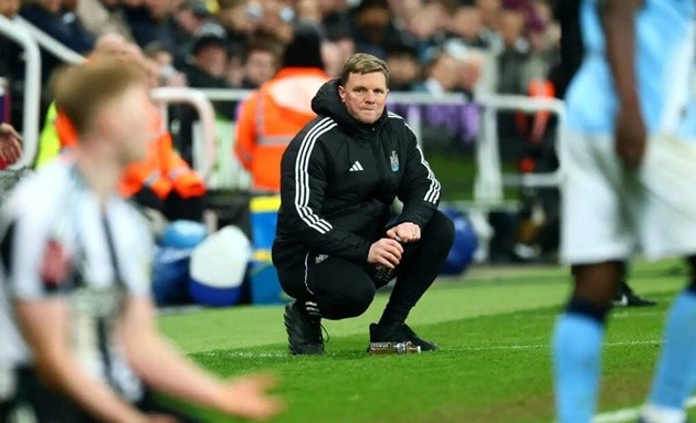 Howe có nhiều điều phải suy nghĩ trước trận đấu với Barca.