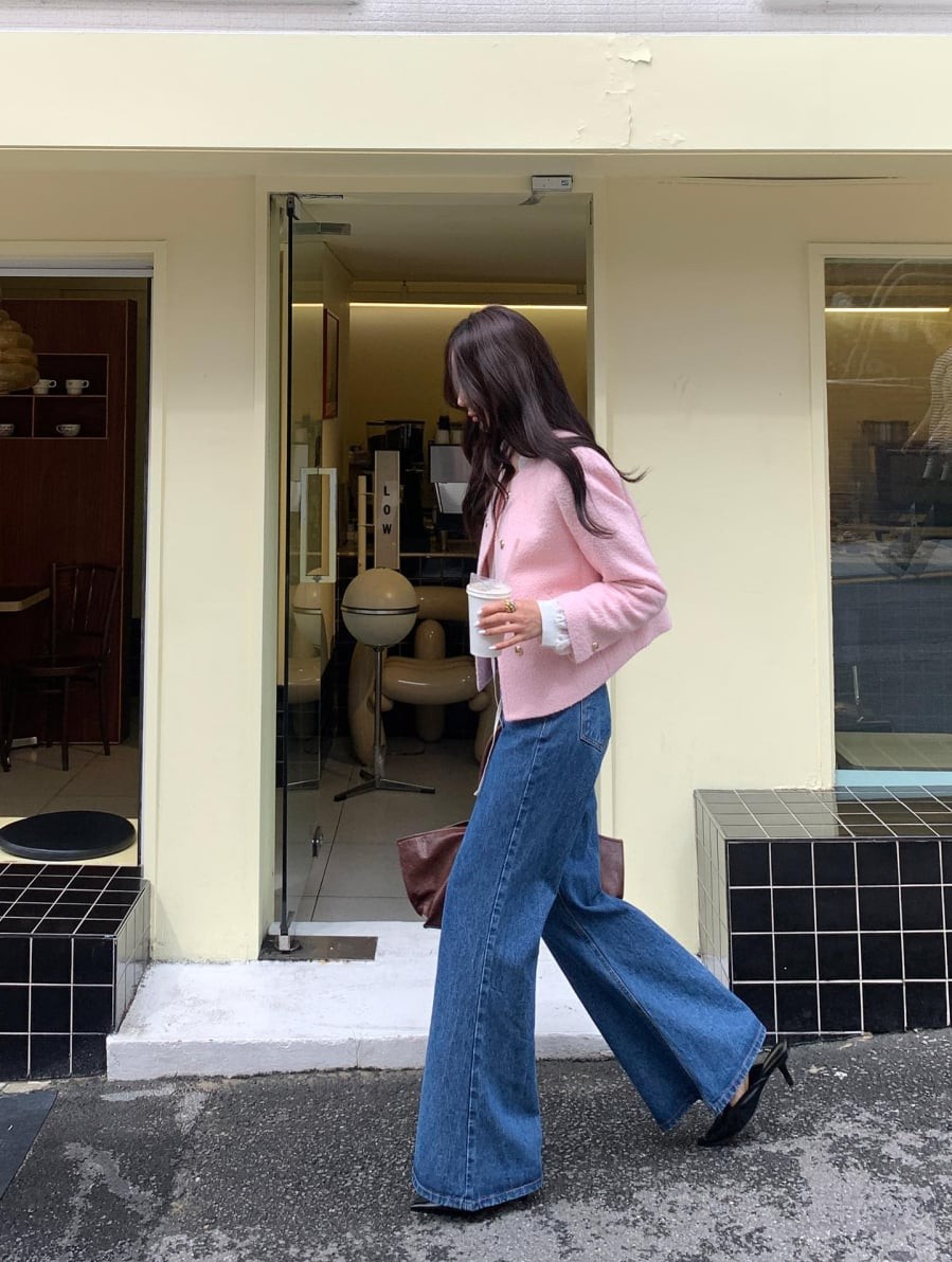 Những gam màu cổ điển như đen, be, nâu hoặc đỏ rượu vang càng làm tăng vẻ sang trọng cho tổng thể.