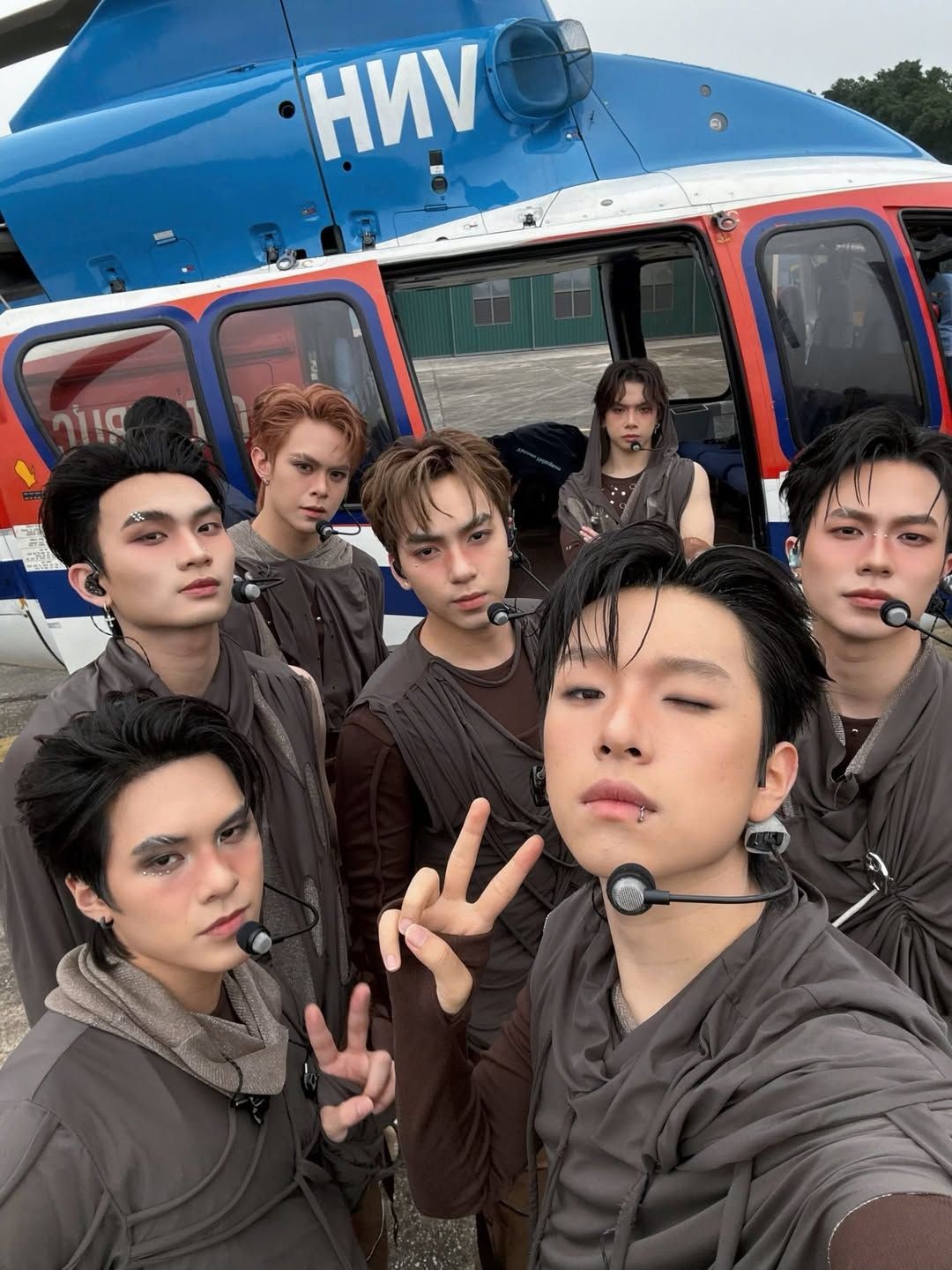 What’s up We are UPRIZE - ĐẤU TRƯỜNG SẤM CONCERTTHUNDER THUNDER THUNDER ⚡️🚁#UPRIZE #SYE.jpg