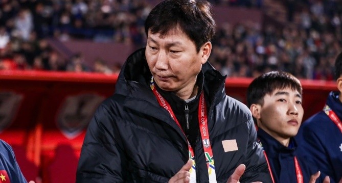 Báo Malaysia dự đoán HLV Kim sẽ đưa ra những điều chỉnh cho cuộc tái đấu cuối tháng 3.