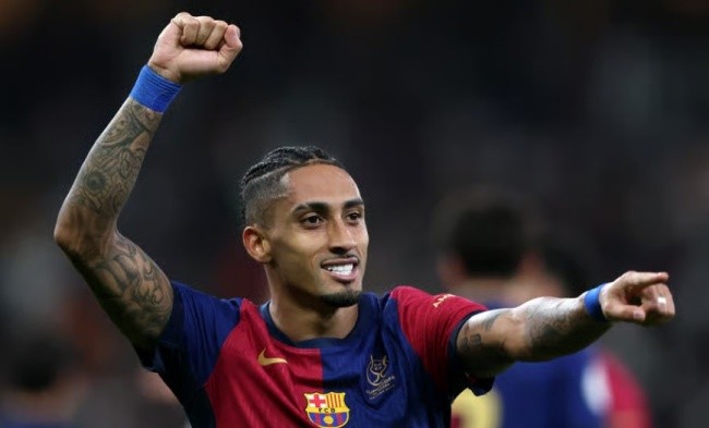 Raphinha sẵn sàng xung trận trước Newcastle.