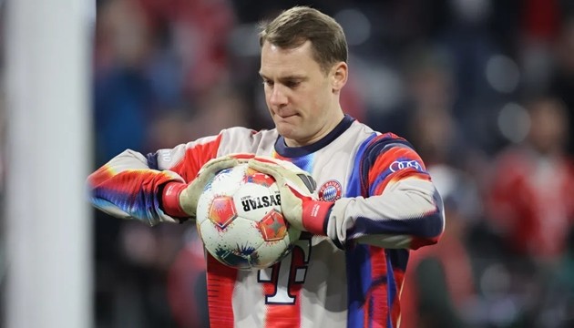 Bayern Munich nóng vội đưa Manuel Neuer trở lại thi đấu.