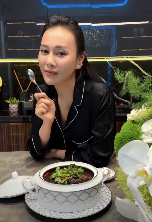 Phương Oanh để lộ điểm đáng lo