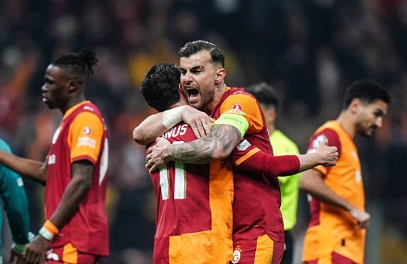 Galatasaray gieo sầu cho Liverpool.