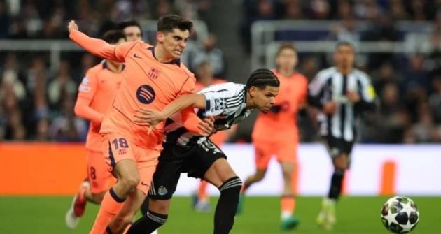 Newcastle gây ra nhiều khó khăn cho Barca.