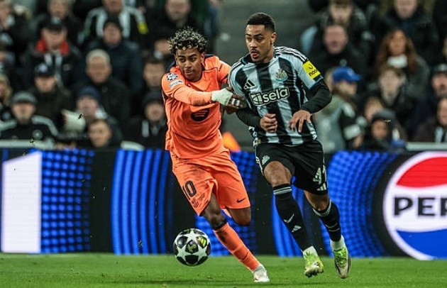 Ramsey - (6.5): Mang đến nguồn năng lượng dồi dào, đóng góp tích cực vào thế trận tuyến giữa của đội bóng.