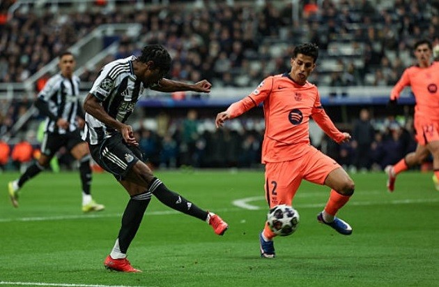 Elanga - (6.6): Thi đấu nhiệt huyết, chọn vị trí tốt nhưng những pha xử lý ở 1/3 cuối sân lại thiếu chuẩn xác.