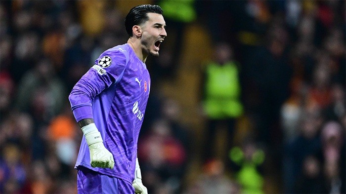  Ugurcan đã có ngày thi đấu xuất sắc trước Liverpool.