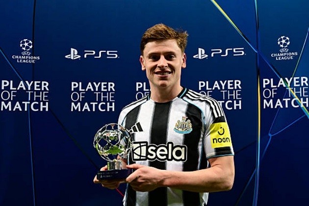 Barnes - (7.5): Cầu thủ xuất sắc nhất đội, ghi bàn thắng bùng nổ cực kỳ quan trọng mở tỷ số trận đấu.