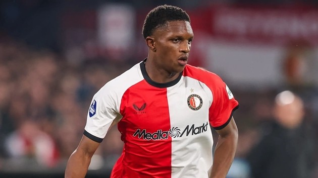 Givairo Read lọt vào tầm ngắm Manchester City.