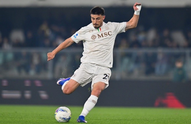 Eljif Elmas đang trong tầm ngắm của MU.