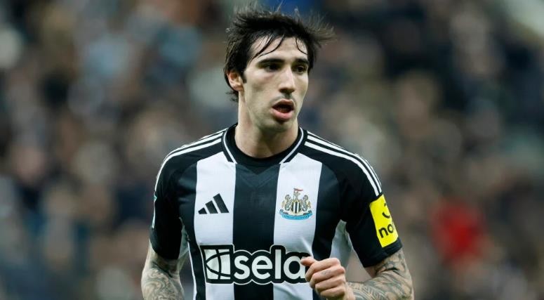 Tonali đang được MU theo sát.