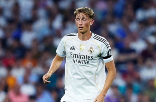 Dean Huijsen trong màu áo Real.