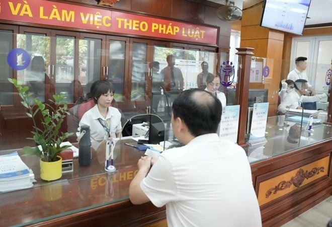 Lương cơ sở là mức lương áp dụng đối với cán bộ, công chức, viên chức và lực lượng vũ trang hưởng lương từ ngân sách nhà nước, đồng thời là căn cứ để tính nhiều chế độ, chính sách trong khu vực công.

