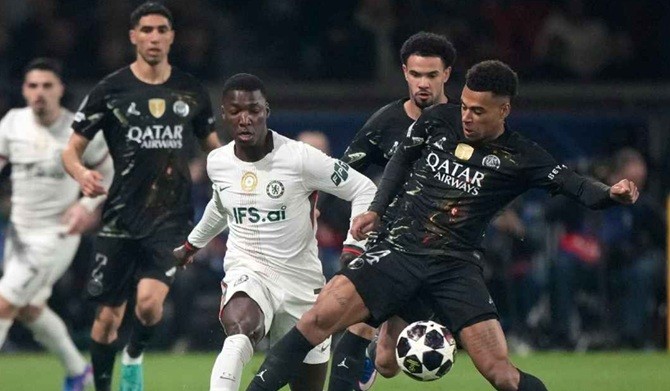 Moises Caicedo (6,1): Ngoại trừ pha tranh chấp hụt trong bàn thua thứ hai của đội nhà, anh đã có mặt ở khắp mọi nơi, tích cực thu hồi bóng và tung ra những đường chuyền thông minh lên tuyến trên.