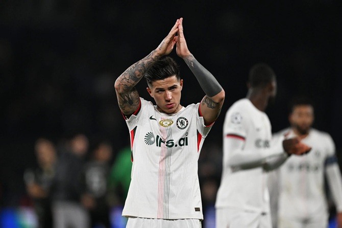 Enzo Fernandez (7,1): Anh chứng minh bản thân là nhân tố tấn công mang tính quyết định với pha kiến tạo cho Gusto trước khi tự mình ghi bàn bằng một cú dứt điểm tuyệt đẹp.