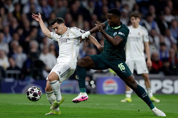 Marc Guehi (5.9): Sự điềm tĩnh thường thấy trở thành thảm họa khi anh để Valverde vượt qua quá dễ dàng trong tình huống hoàn tất hat-trick. Guehi đã có màn trình diễn dưới sức, bộc lộ nhiều khoảng trống chết người ở trung lộ.