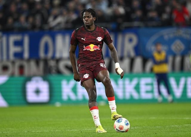 Arsenal đã mở cuộc hội đàm sơ bộ với Castello Lukeba.