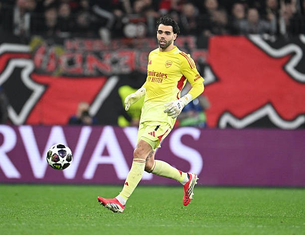 David Raya - 7.0 điểm: Có pha cứu thua xuất sắc cản phá cú đánh đầu của Terrier, dù Arsenal vẫn thủng lưới ở tình huống phạt góc ngay sau đó. Gây ấn tượng với những tình huống phản xạ nhạy bén, làm tốt nhiệm vụ bảo vệ khung thành.