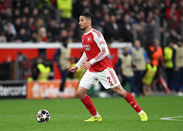 William Saliba - 6.8 điểm: Dù có đôi chút lúng túng ở hiệp 2 trước sức ép từ hàng công đối phương, trung vệ người Pháp vẫn duy trì được nền tảng kỹ năng tốt. Khả năng phán đoán và bọc lót kịp thời của anh góp phần giúp hệ thống phòng ngự Arsenal đứng vững trong những thời điểm sóng gió.