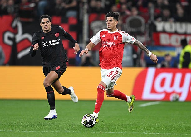 Piero Hincapie - 6.7 điểm: Đảm nhận vai trò bó vào trung lộ khi đối đầu với đội bóng chủ quản, anh đã kiểm soát tốt khá không gian. Nỗ lực duy trì nhịp độ tấn công và buộc thủ thành Blaswich phải trổ tài cứu thua với một pha dứt điểm hiểm hóc.