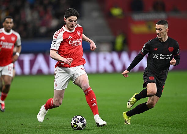 Declan Rice - 6.7 điểm: Có một pha can thiệp mang tính sống còn để ngăn chặn tình huống bứt tốc của Kofane. Đảm đương tốt vai trò đánh chặn ở tuyến giữa, tích cực đẩy cao nhịp độ trong khu vực 1/3 cuối sân và tiếp tục thể hiện sự nguy hiểm trong các tình huống cố định.