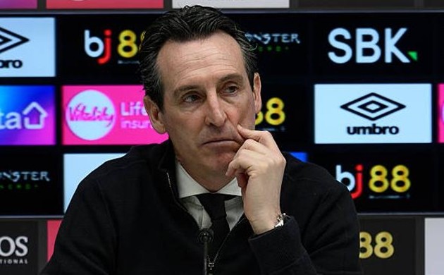 Unai Emery đón chào sự trở lại của John McGinn.
