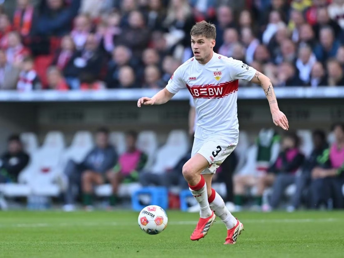 Ramon Hendriks trong màu áo Stuttgart.