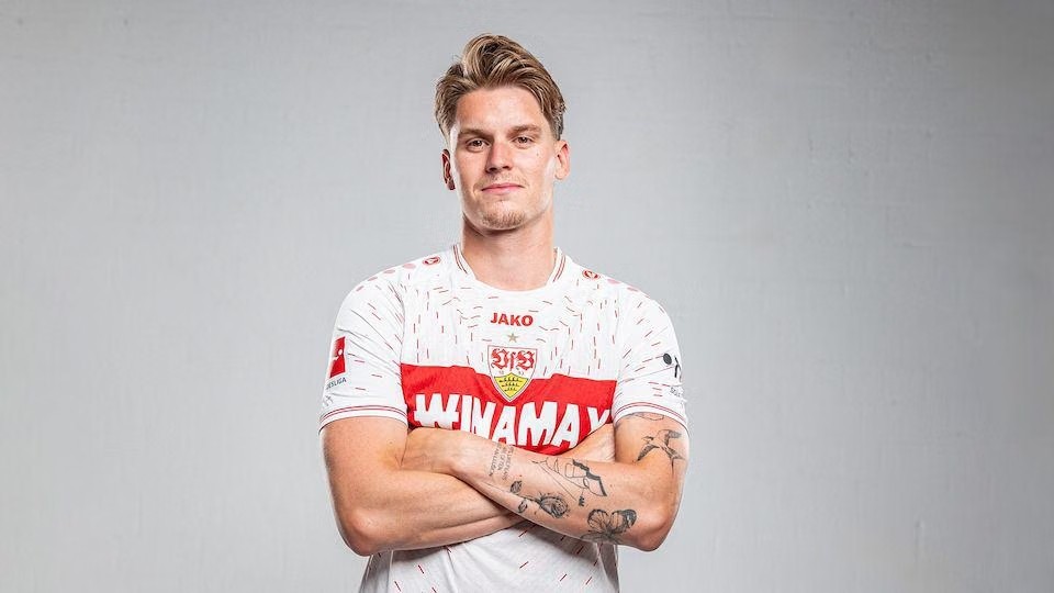 Nottingham Forest cũng dành sự quan tâm cho Ramon Hendriks.