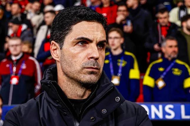 Mikel Arteta bị chỉ trích hủy hoại 4 sao Arsenal vì chiến thuật cứng nhắc.