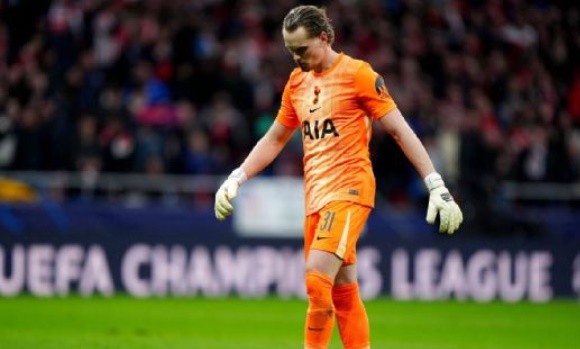 Igor Tudor đã bị Gary Neville chỉ trích vì quyết định tàn nhẫn với Antonin Kinsky. 