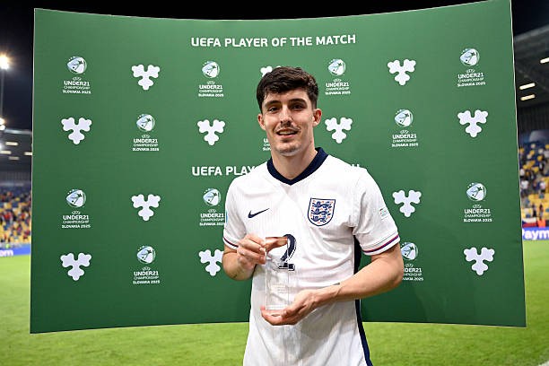 Livramento đang gây ấn tượng mạnh.