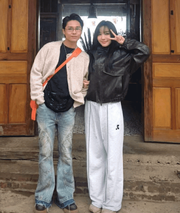 Ảnh hiếm tình tứ của Tăng Duy Tân và Bích Phương