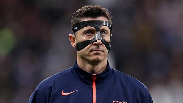 Robert Lewandowski có thể rời Barcelona hè này.