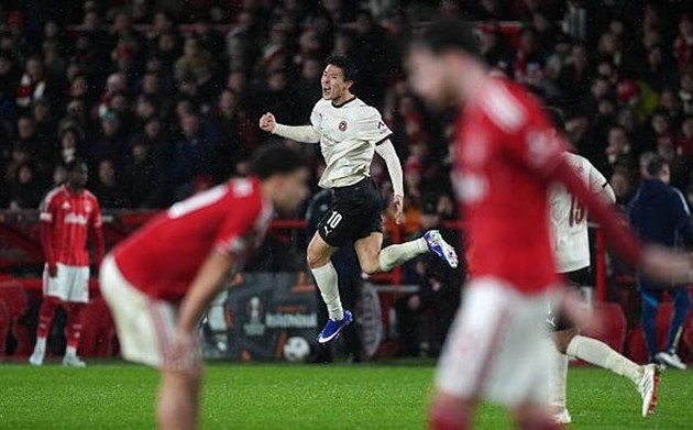 Nottingham Forest thua đau đớn ngay trên sân nhà.